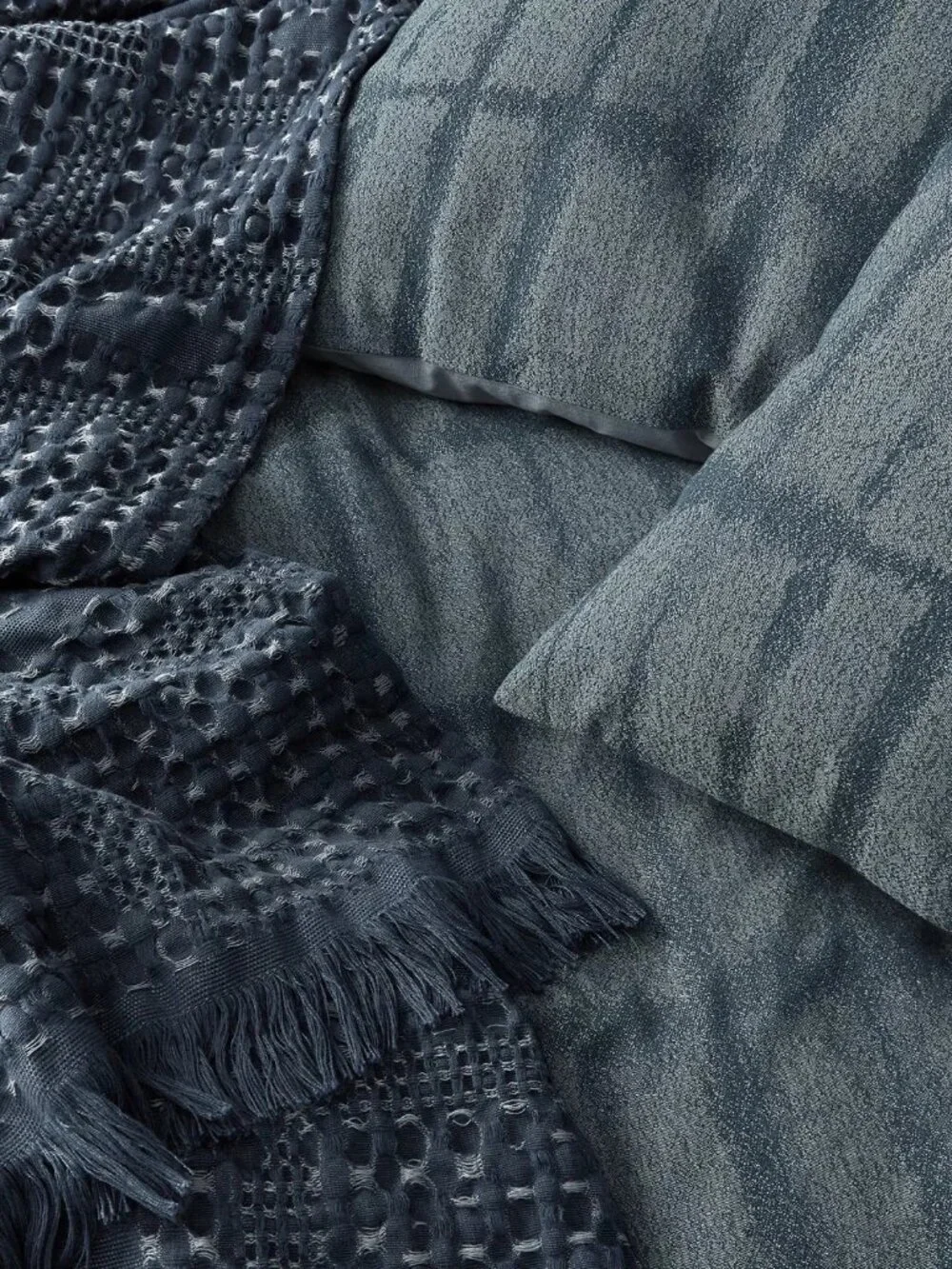 Oake Indigo Shibori Stripe Duvet Cover 3pc Set - Full/Queen Blue Cotton Bedding
